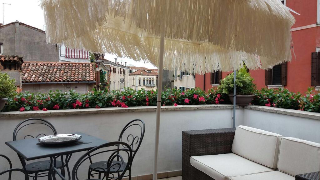 Savoia & Jolanda Apartments 2 Venecia Exterior foto
